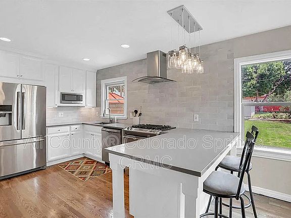 5th image of 723 N Logan Ave