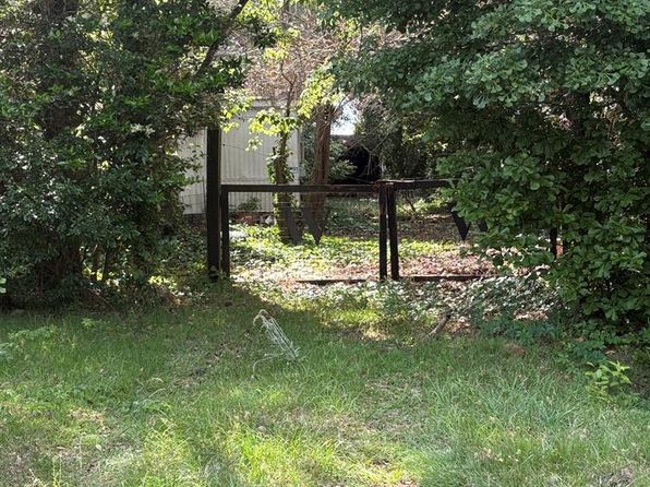 3001 Treasure Ave, Albany, GA 31705