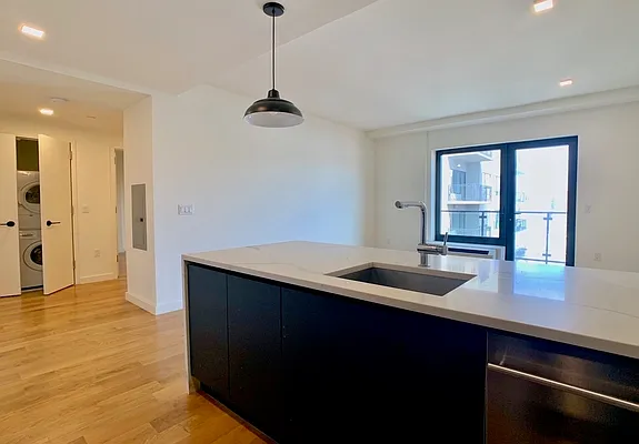 Rented by Zjama Realty Corp | media 12