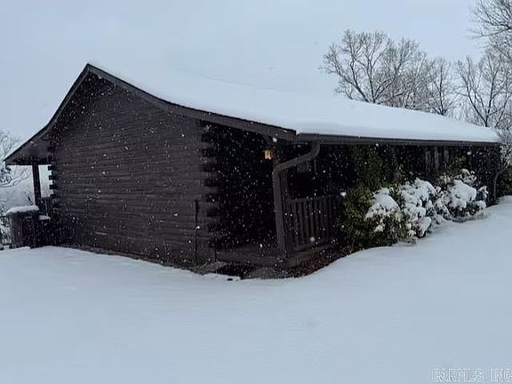 4th image of 1097 Summit Rd
