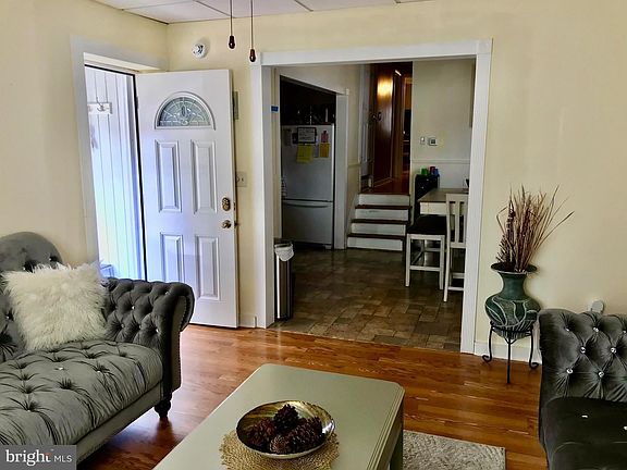 4th image of 602 Johnston Ave