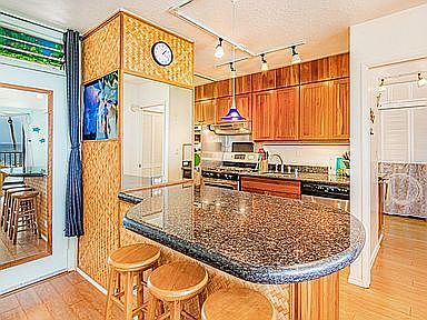 3rd image of 1911 Kalanianaole St APT 507
