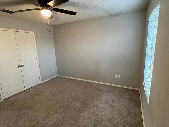 3rd image of 2525 Barksdale Dr