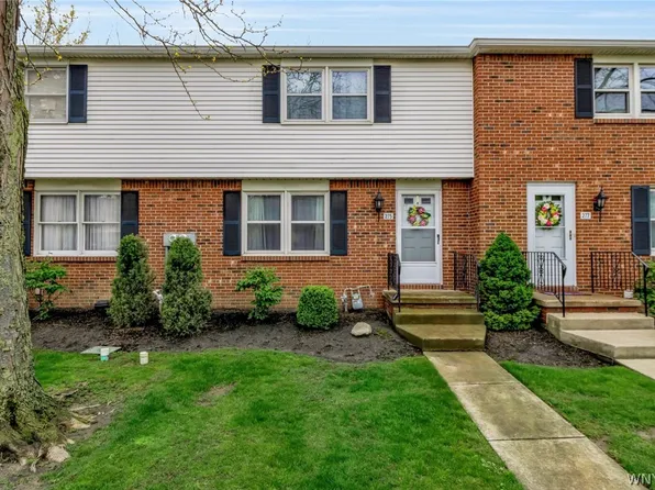 275 Wimbledon Ct, West Seneca, NY 14224