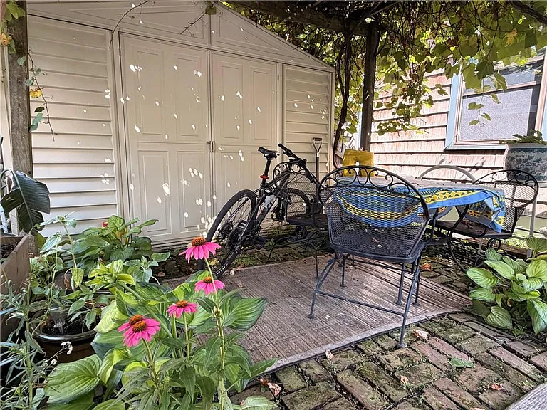 25 Marsh St — Photo 40