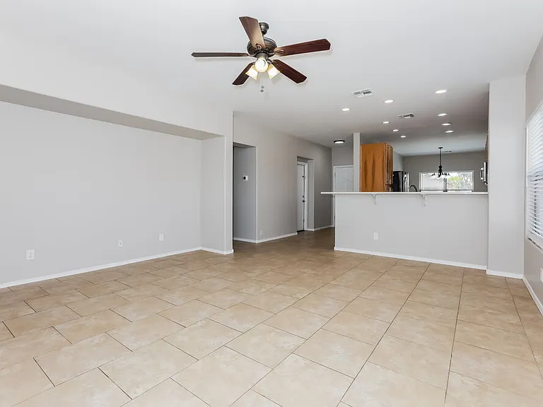 18 W Saddle Way — Photo 4