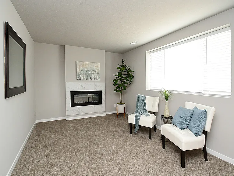 8121 S 198th Ave — Photo 14