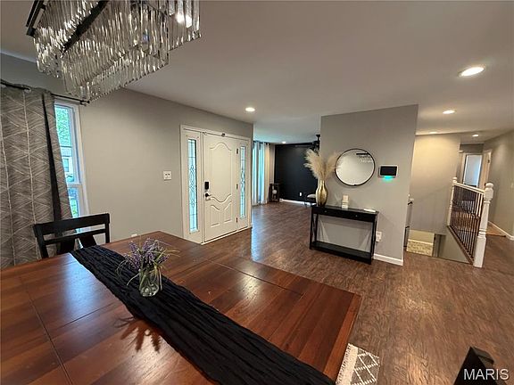 5th image of 302 Berkshire Dr
