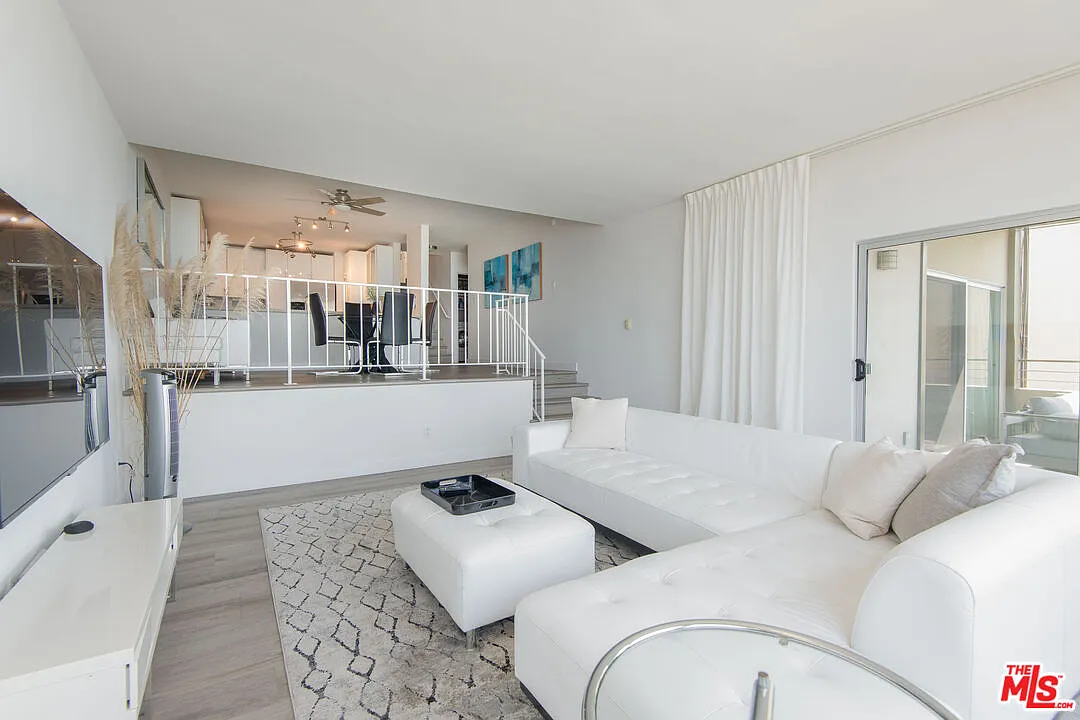 2 bed, 2.0 bath, 1500 sqft, $8,250 — Photo 3