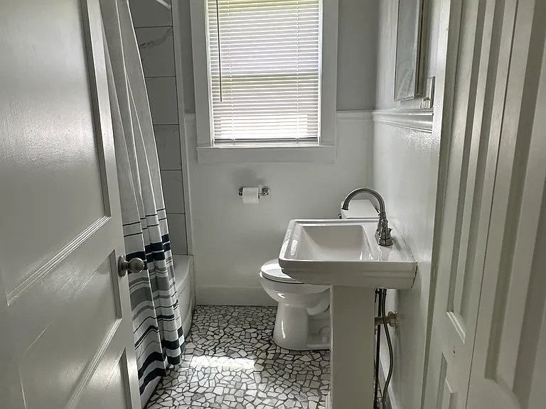 812 Upper Ferry Rd — Photo 9