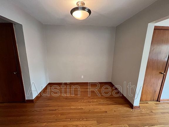 3rd image of 5311 Jamieson Ave #B