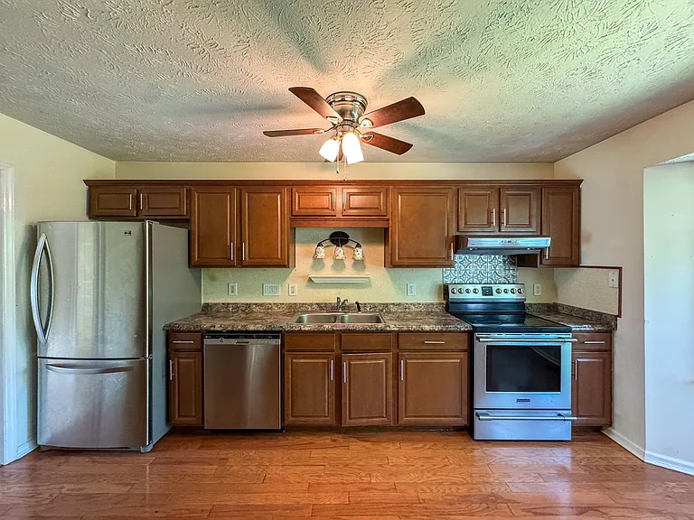 6875 Baystone Rd — Photo 10
