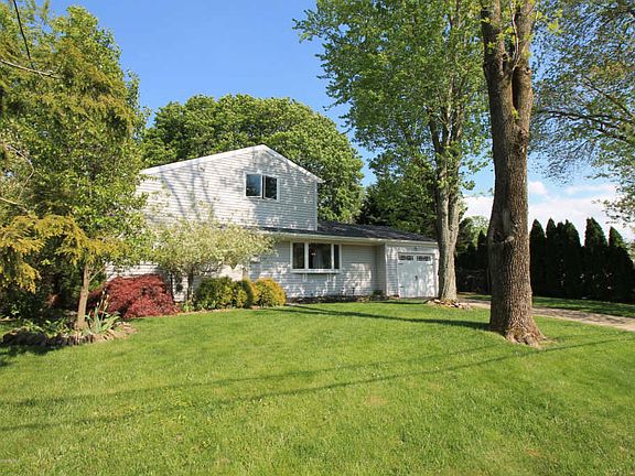 3rd image of 66 Wynnewood Dr