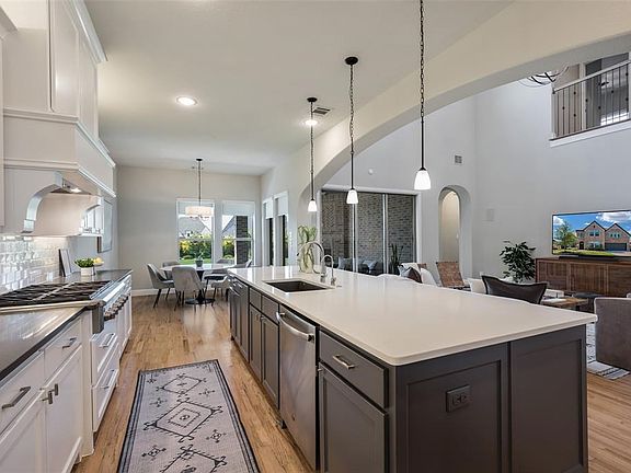 3rd image of 2941 Vaquero Ln