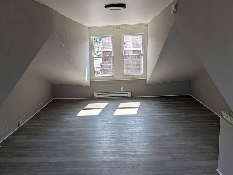 400 S 10th St — Photo 13