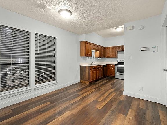 5th image of 1910 Robbins Pl APT 103