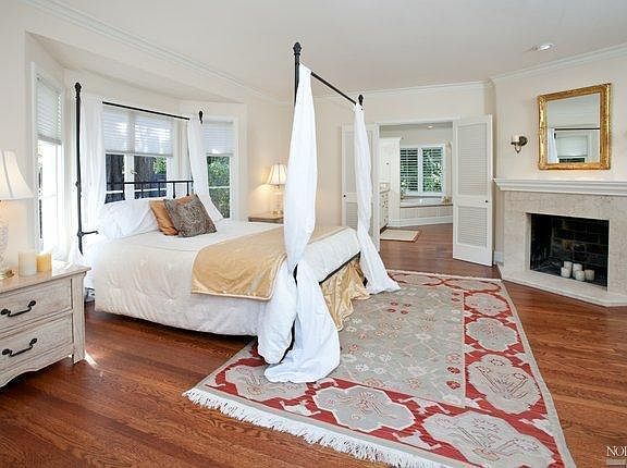 3rd image of 17 Ichabod Ct