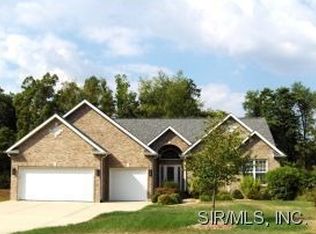 304 W Country Ln, Collinsville, IL 62234