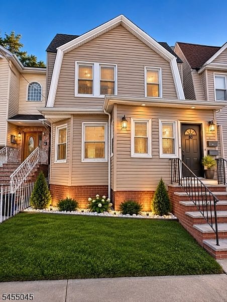 1st image of 80 Beverly St