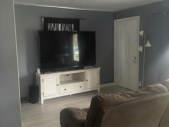 3rd image of 2813 Greenbelt Dr
