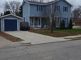 2528 2nd St, Peru, IL 61354