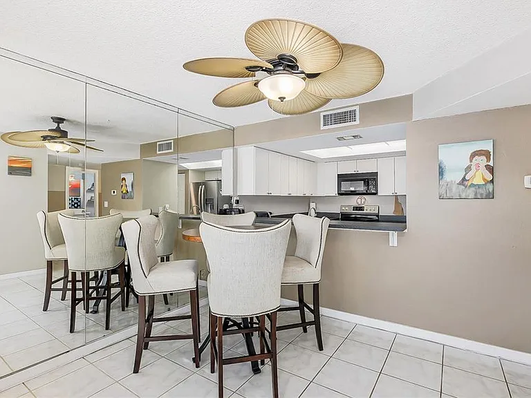 51 Island Way #108 — Photo 20