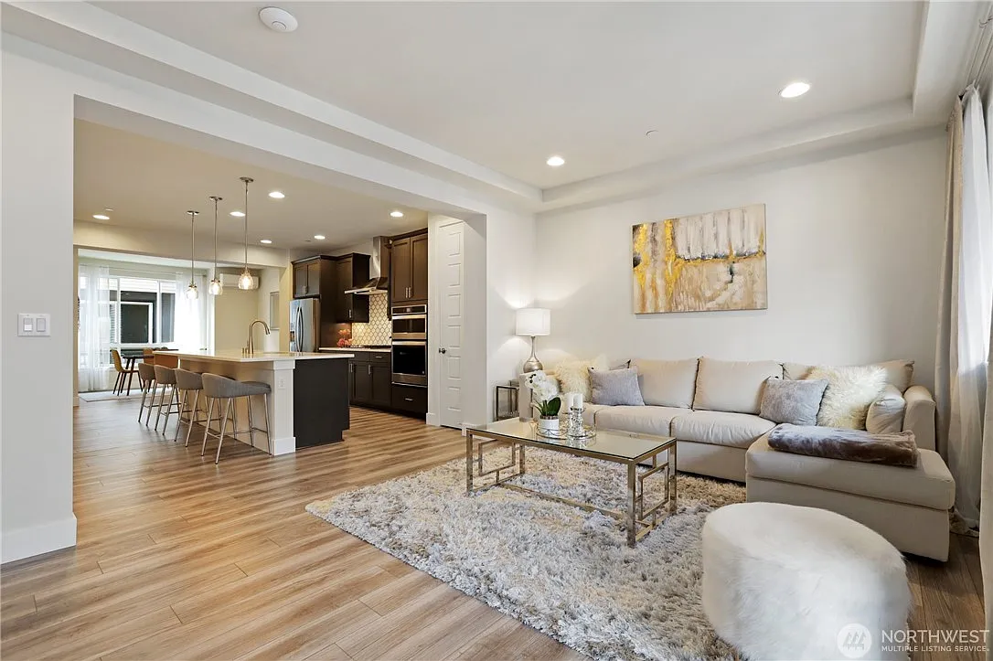 3 bed, 3.5 bath, 1819 sqft, $3,400 — Photo 1