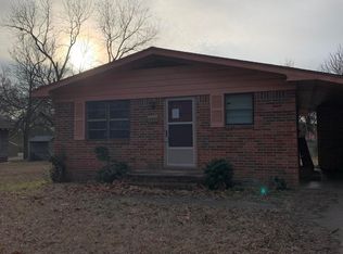 403 N Cedar St, Morrilton, AR 72110