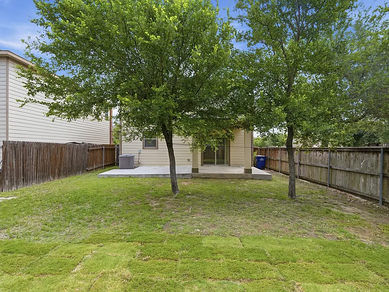 11200 Drumellan St — Photo 58