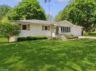 1505 Brentwood Dr, Saint Joseph, MI 49085