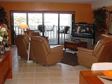 3rd image of 621 Marina Point Dr #6210