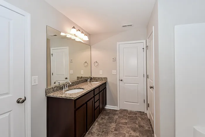 308 Beacons Field Rd — Photo 8