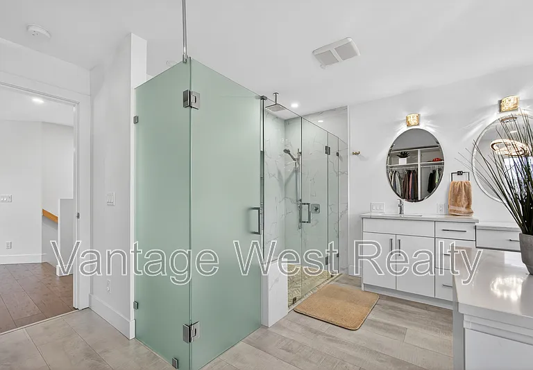 3859 Carrall Rd #1 — Photo 8