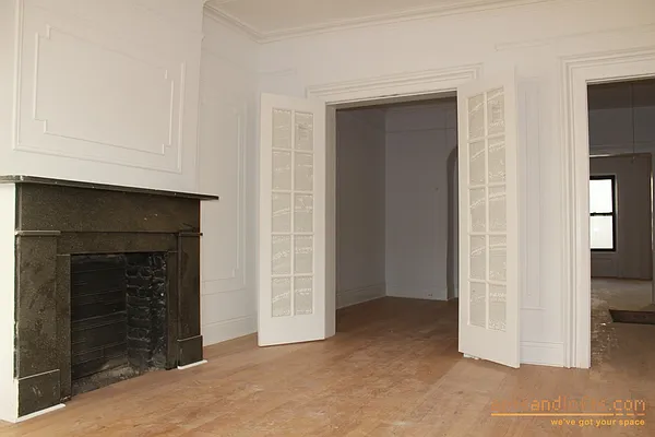 Rented by aptsandlofts.com | media 6