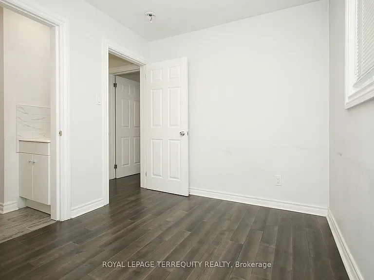 1 Barnes Cres — Photo 27