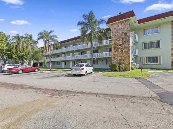 3100 Springdale Boulevard #308, Palm Springs, FL 33461