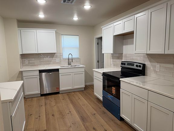 5th image of 1518 W Maple Ave