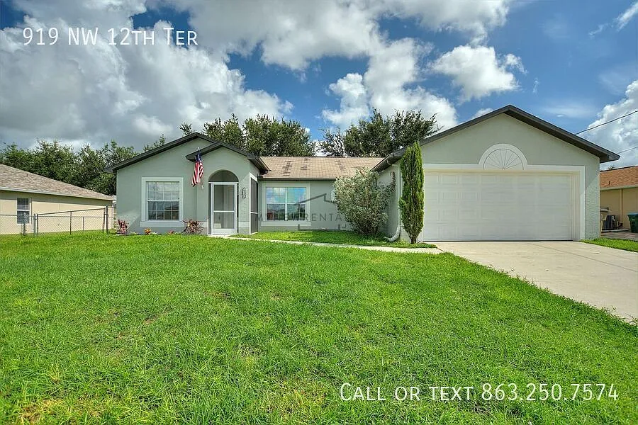 919 NW 12th Ter