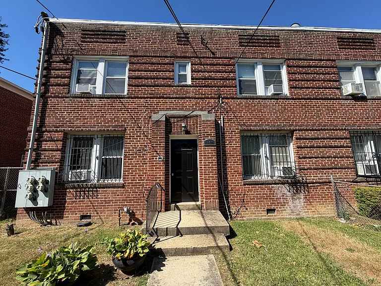 417 Newcomb Street — Photo 13