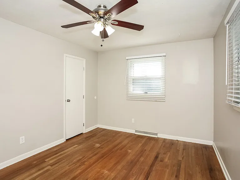 7605 Kimberly Dr — Photo 8