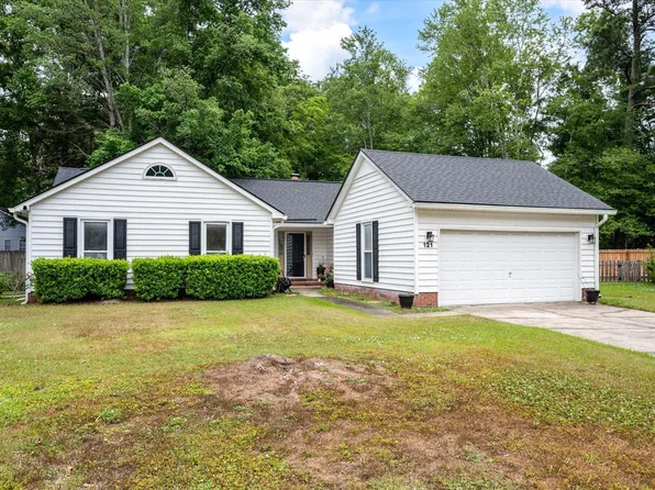121 Hamlet Rd, Summerville, SC 29485