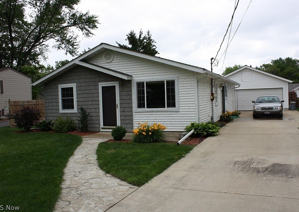 1st image of 571 Hazelwood Dr