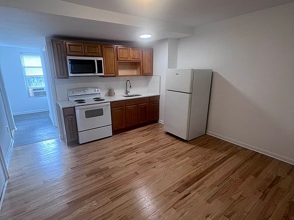 2nd image of 2218 Fulton St Floor 3