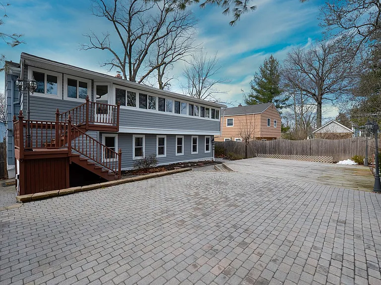 43 Spruce Ave — Photo 26