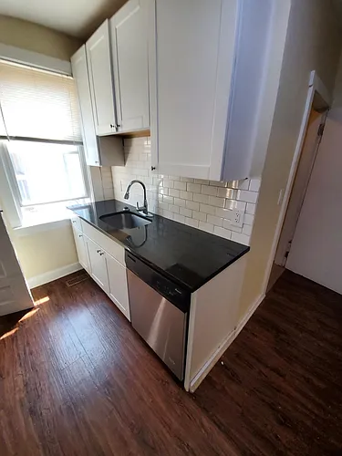 1122 W 18th Pl #3 Photo 1 1122 W 18th Pl #3 Photo 1