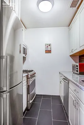 Sold by Sotheby's International Realty | media 6