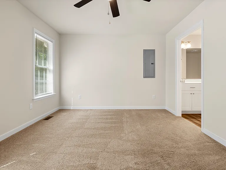 3867 Perthshire Ln — Photo 9