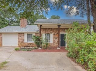 106 Grand Canyon Dr, Bastrop, TX 78602