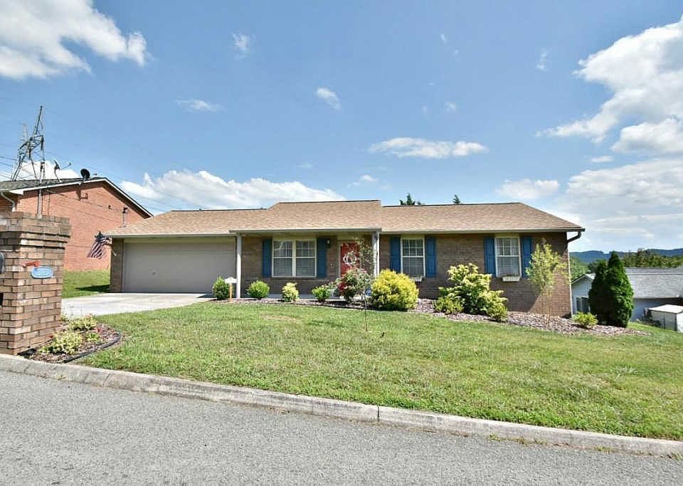1st image of 2165 Tuscany Gardens Dr