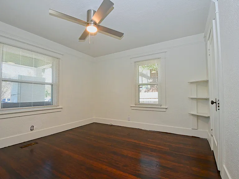1136 E St — Photo 10